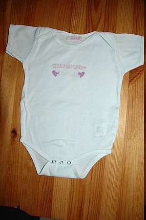 92.Name It body kort erm - 74, 10 kr