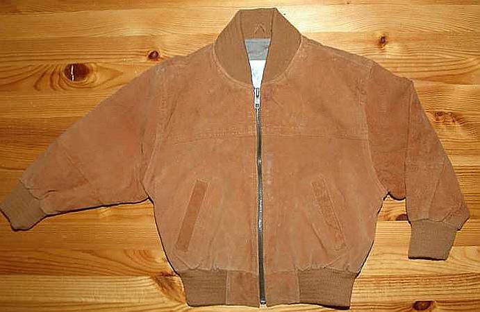 937 Skinnjakke 4 år, 40 kr